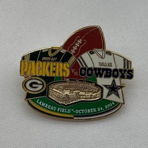 NFL Green Bay Packers vs Dallas Cowboys Lambeau Field Football 2004 Lapel Pin